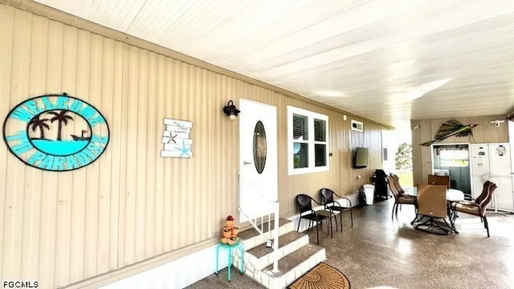 5520 Colonial Road North Fort Myers FL 33917