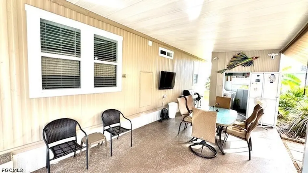 5520 Colonial Road North Fort Myers FL 33917
