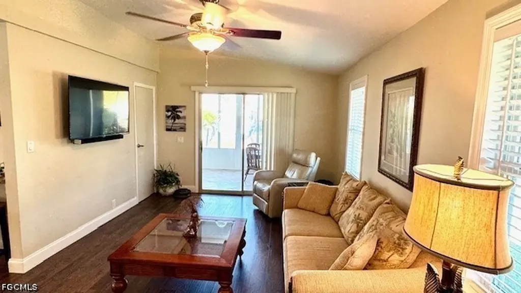 5520 Colonial Road North Fort Myers FL 33917