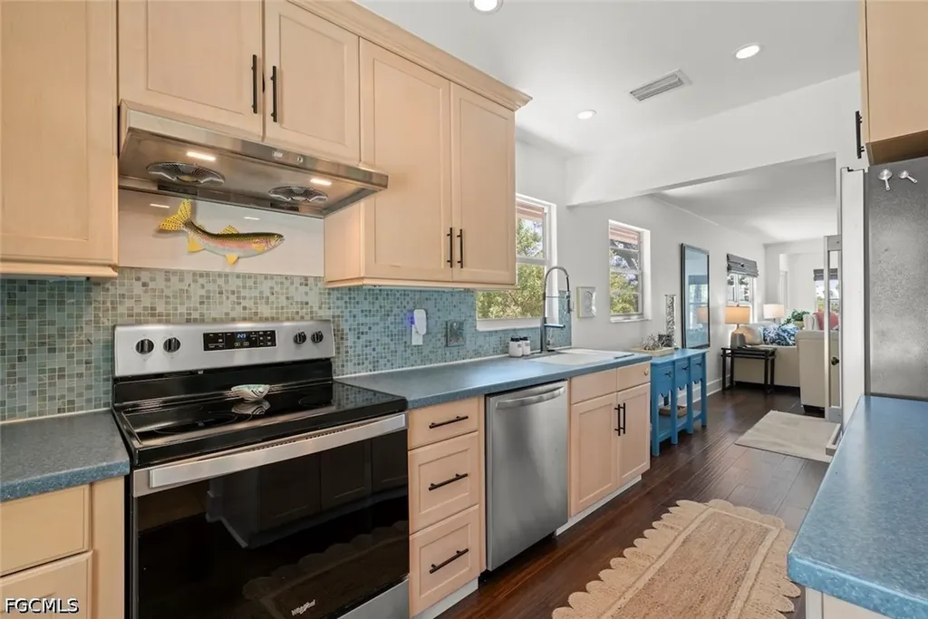2539 Coconut Drive Sanibel FL 33957