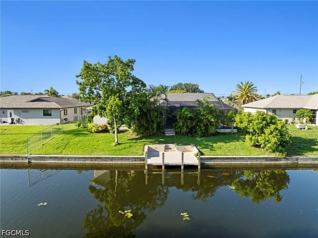 609 SW 35th Terrace Cape Coral FL 33914