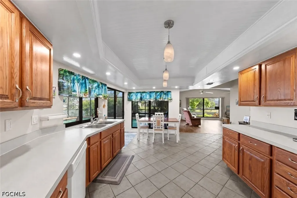 609 SW 35th Terrace Cape Coral FL 33914
