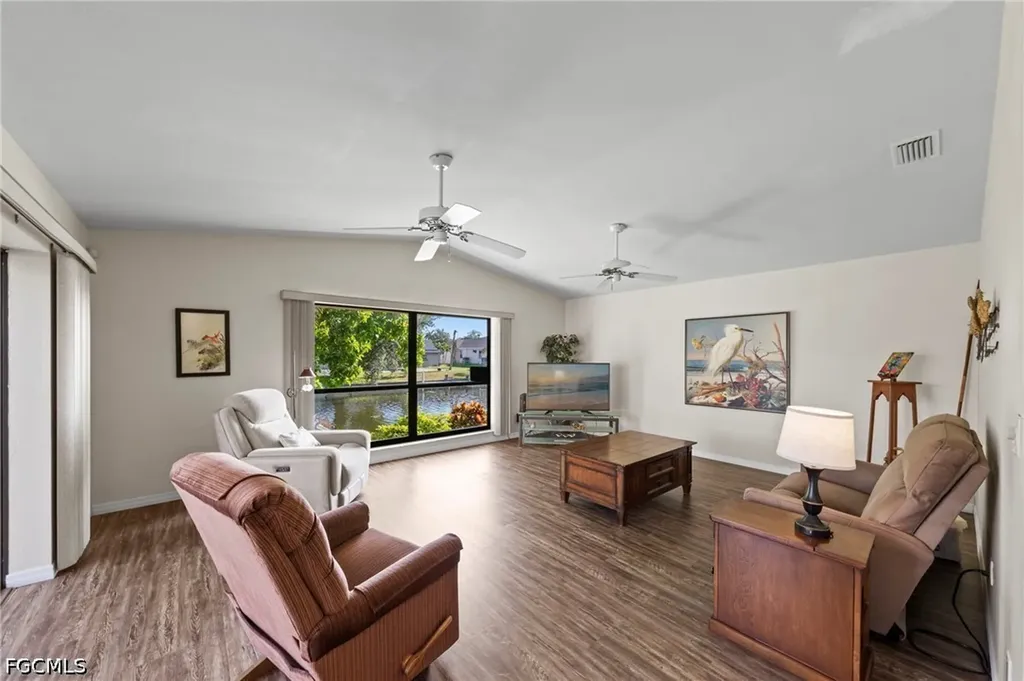 609 SW 35th Terrace Cape Coral FL 33914
