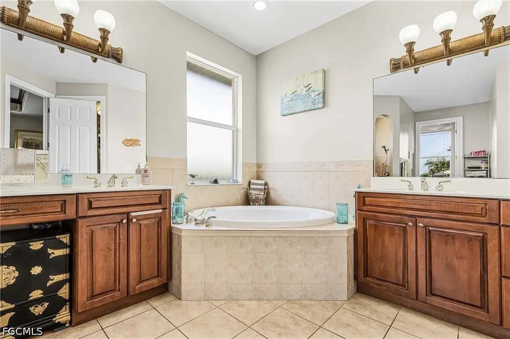 2441 NW 9th Terrace Cape Coral FL 33993