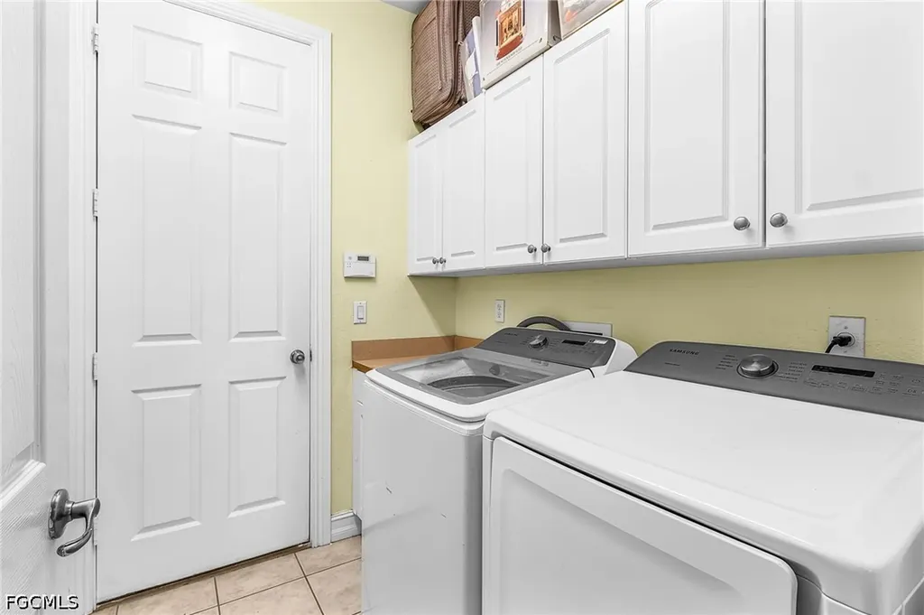 2441 NW 9th Terrace Cape Coral FL 33993