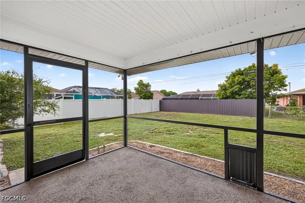 718 SW 35th Terrace Cape Coral FL 33914