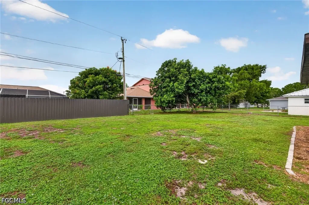 718 SW 35th Terrace Cape Coral FL 33914