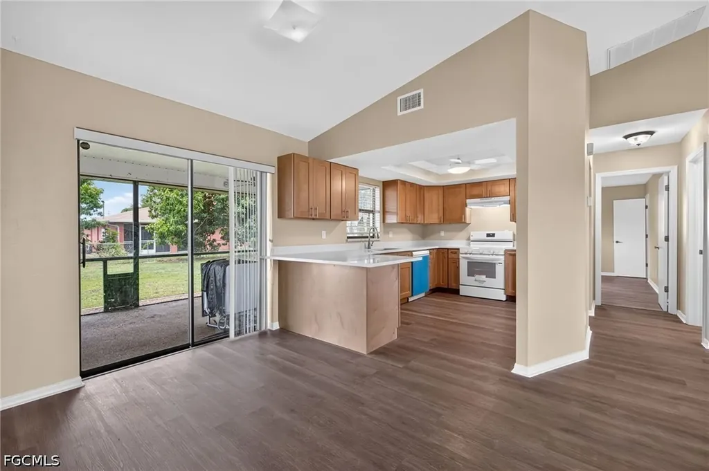718 SW 35th Terrace Cape Coral FL 33914