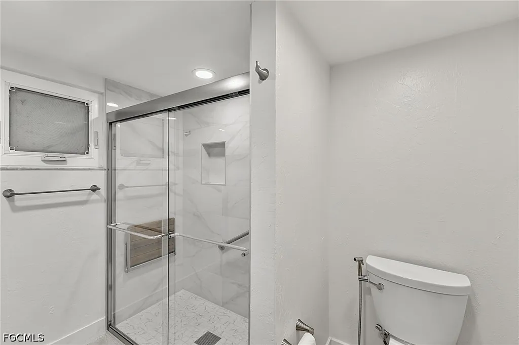 526 SE 34th Street Cape Coral FL 33904