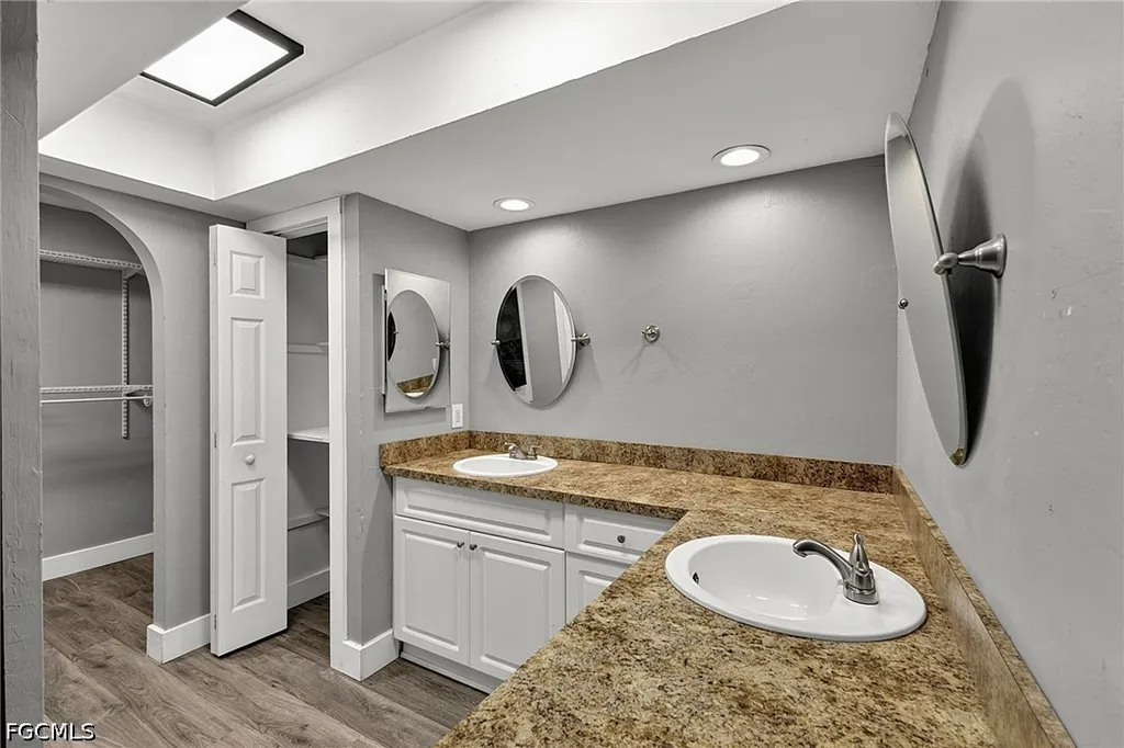 526 SE 34th Street Cape Coral FL 33904