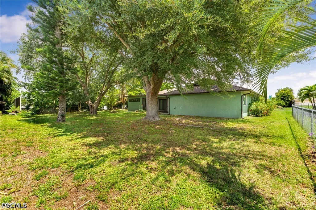 526 SE 34th Street Cape Coral FL 33904