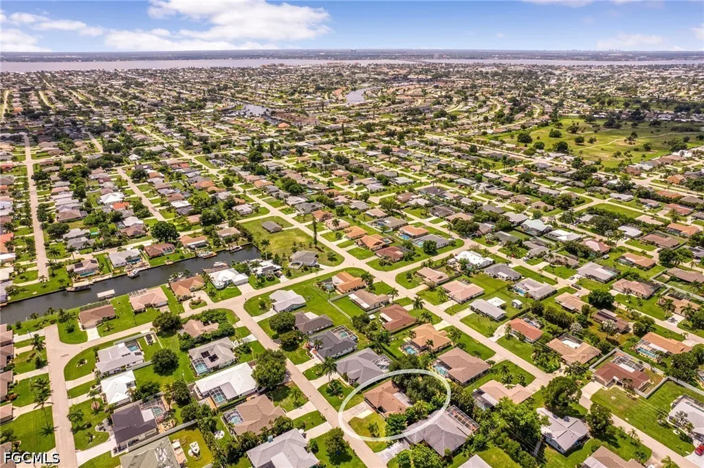 526 SE 34th Street Cape Coral FL 33904