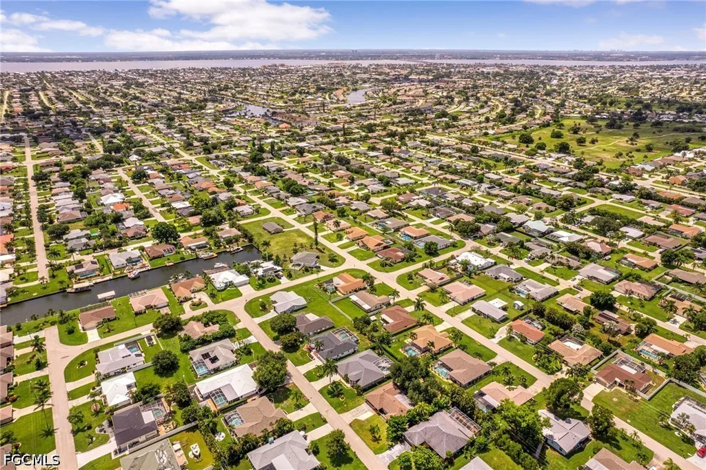 526 SE 34th Street Cape Coral FL 33904