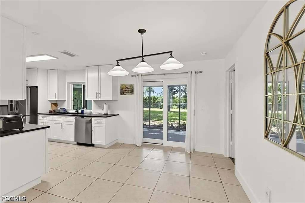526 SE 34th Street Cape Coral FL 33904