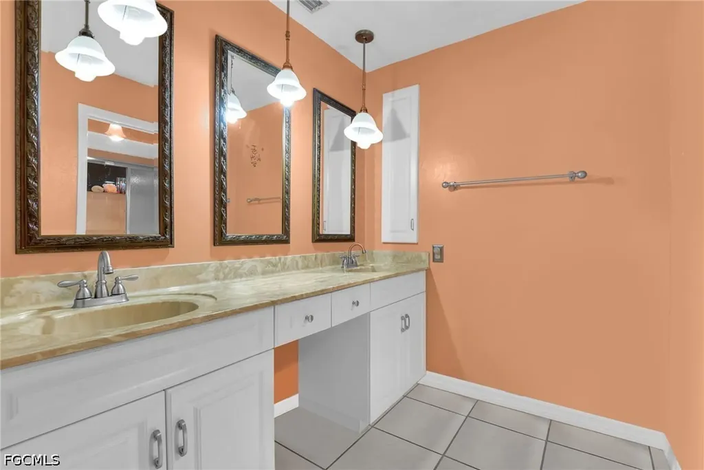 534 SE 32nd Terrace Cape Coral FL 33904