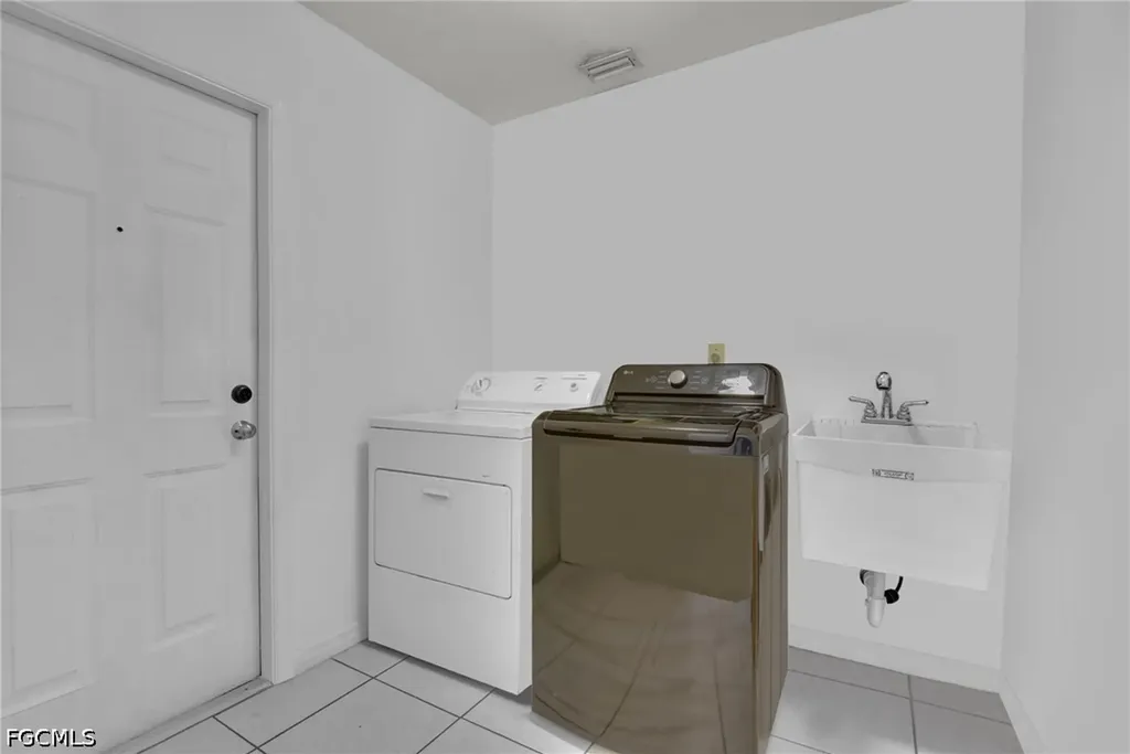 534 SE 32nd Terrace Cape Coral FL 33904
