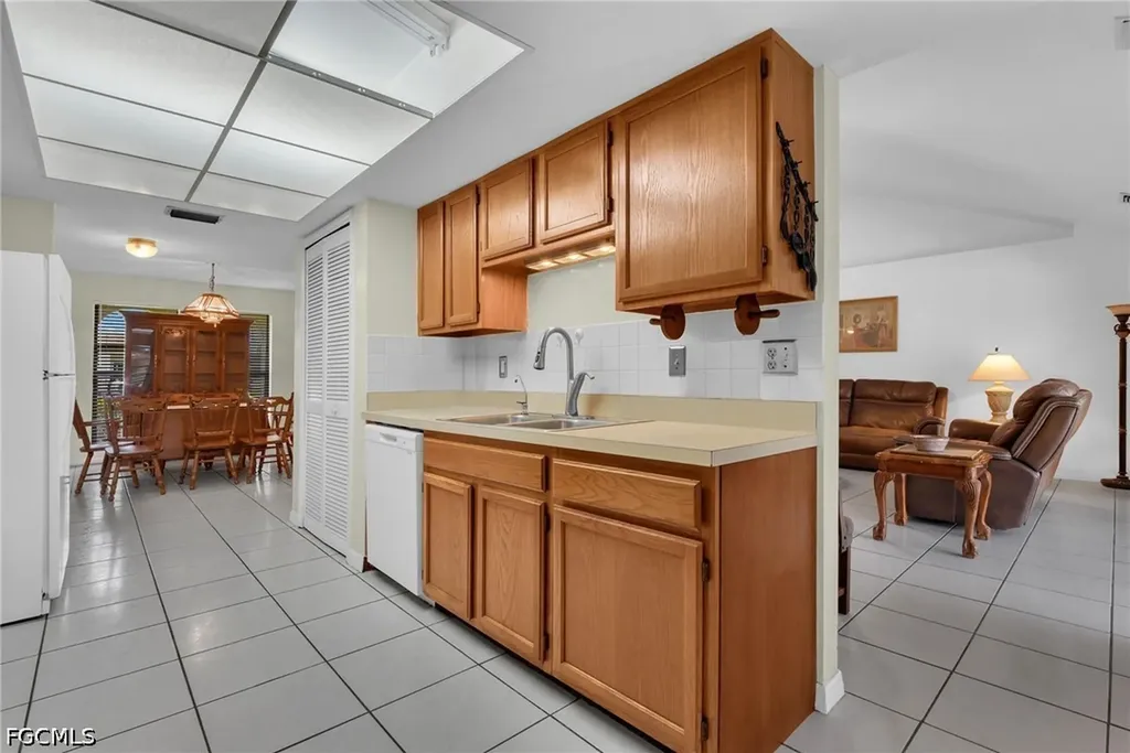 534 SE 32nd Terrace Cape Coral FL 33904