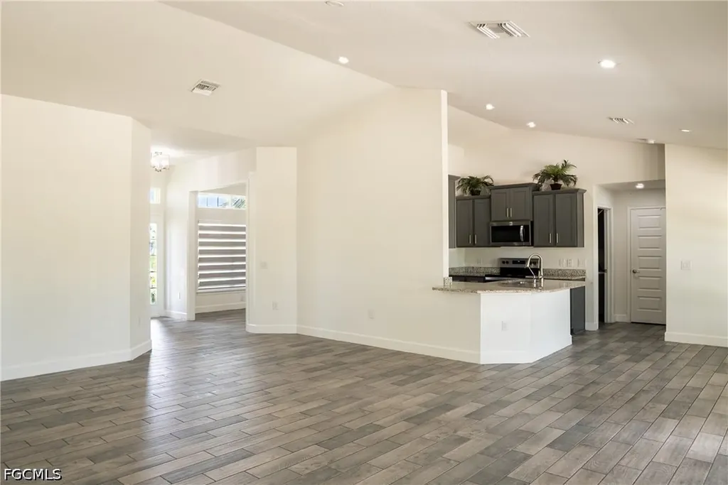1100 Diplomat Parkway W Cape Coral FL 33993