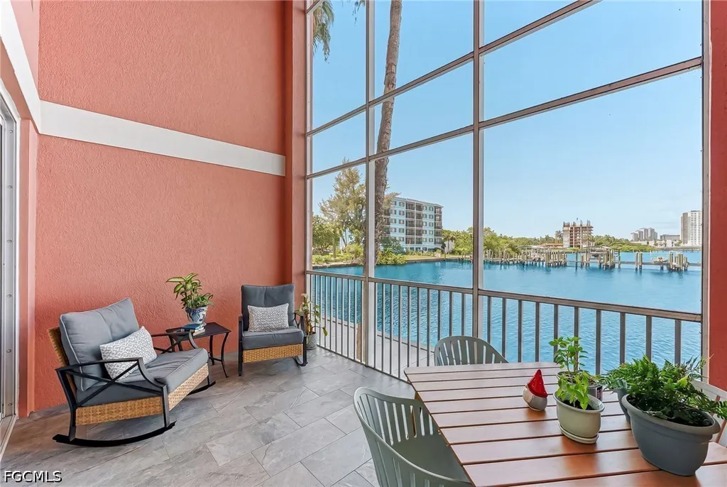 2743 1st Street Fort Myers FL 33916
