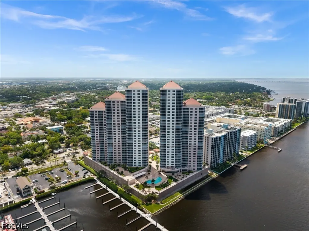 2090 W First Street Fort Myers FL 33901