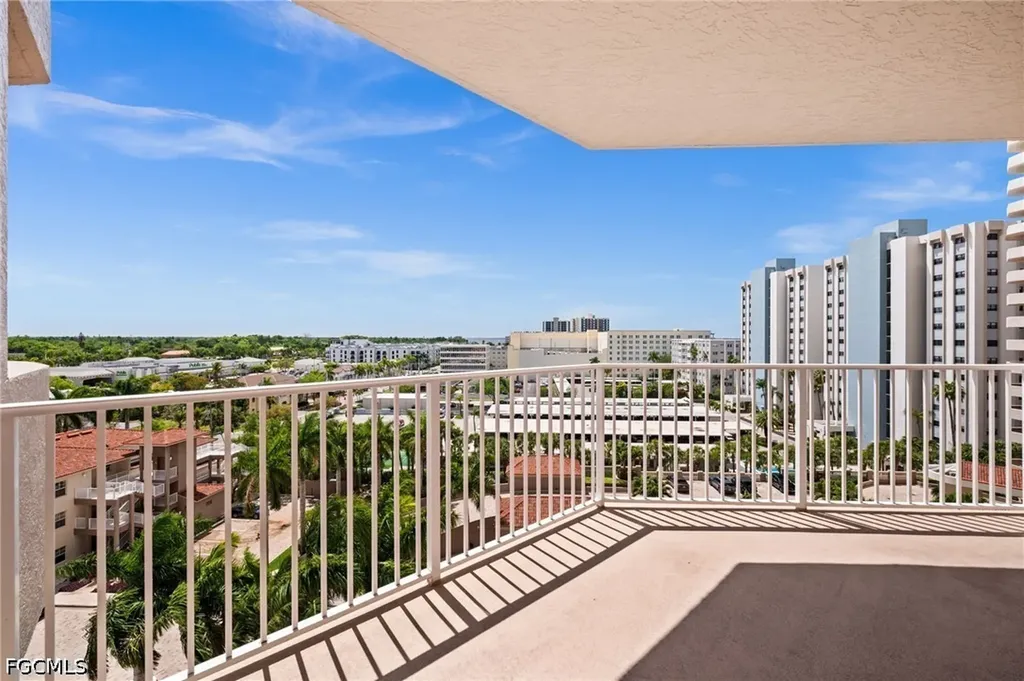 2090 W First Street Fort Myers FL 33901