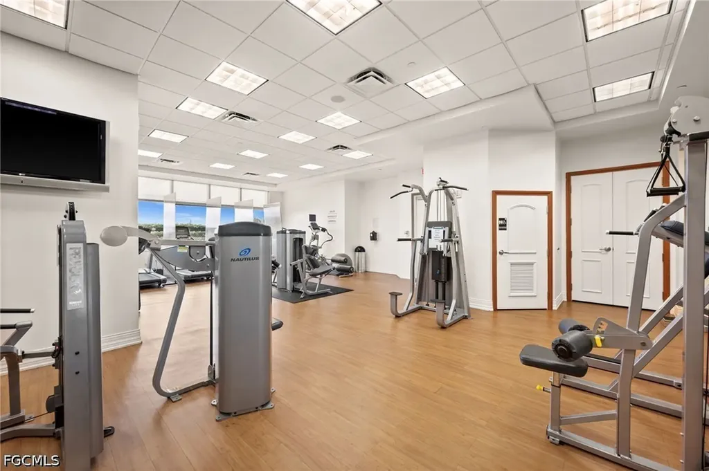 2090 W First Street Fort Myers FL 33901