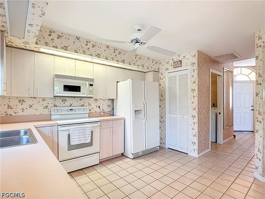 2181 Rio Nuevo Drive North Fort Myers FL 33917