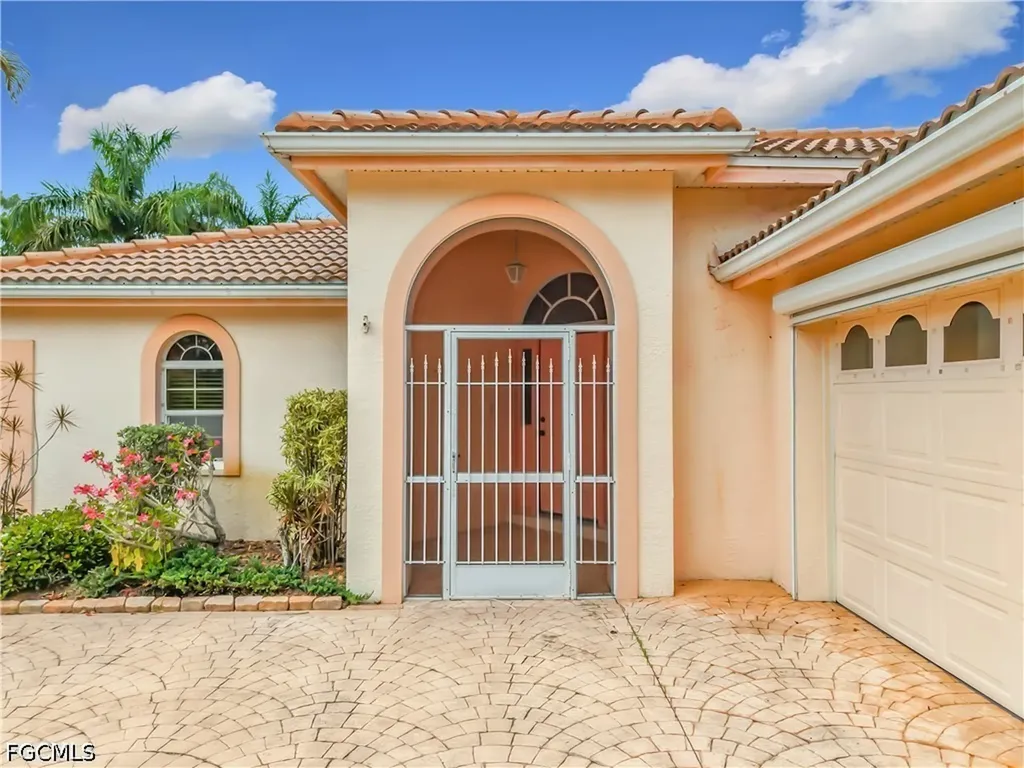 2181 Rio Nuevo Drive North Fort Myers FL 33917