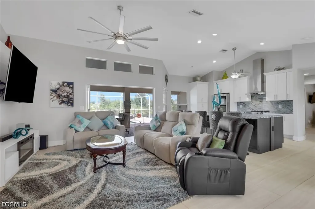 2607 NW 9th Terrace Cape Coral FL 33993