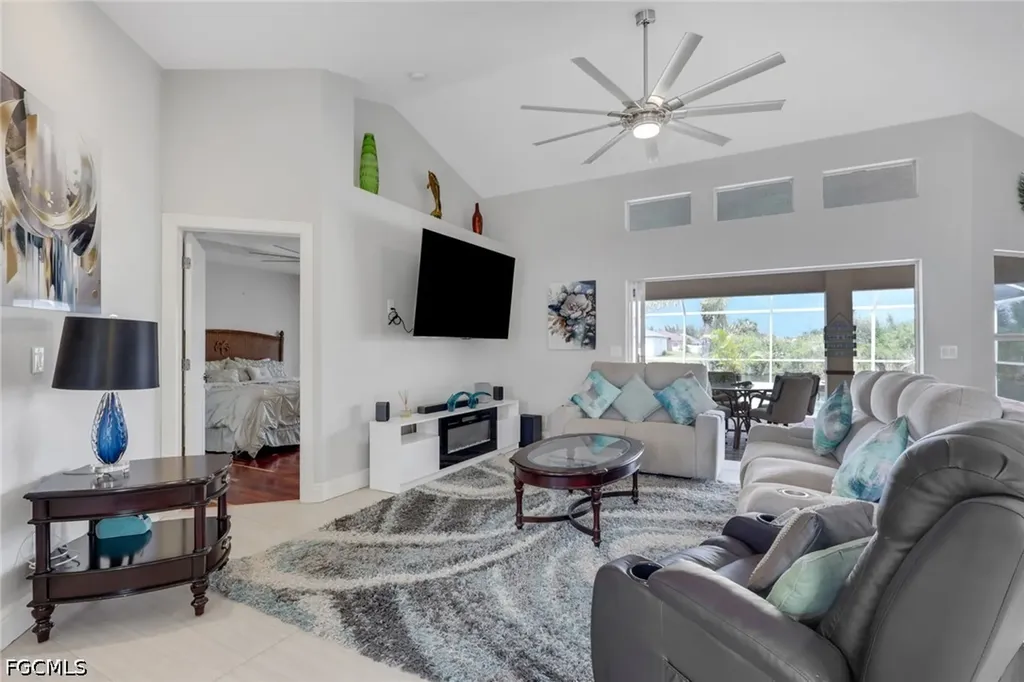 2607 NW 9th Terrace Cape Coral FL 33993