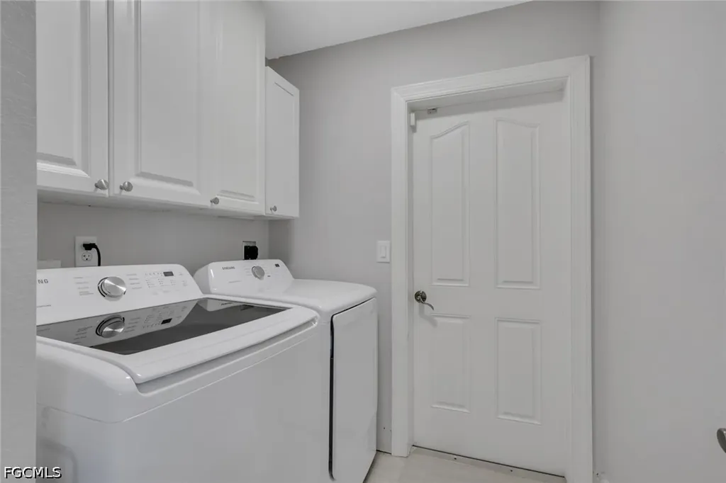 2607 NW 9th Terrace Cape Coral FL 33993