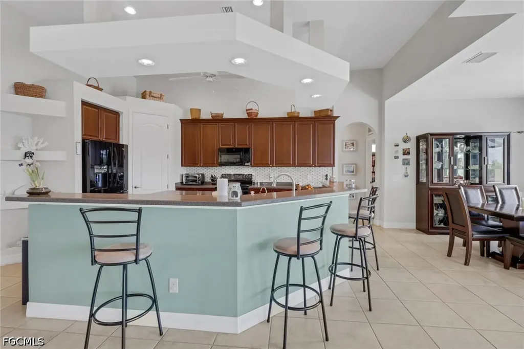 2102 NE 22nd Avenue Cape Coral FL 33909