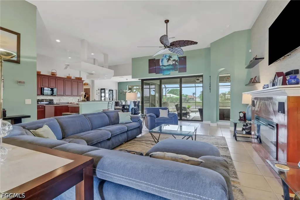 2102 NE 22nd Avenue Cape Coral FL 33909