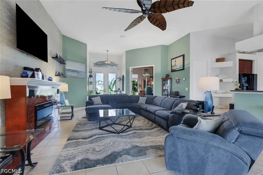 2102 NE 22nd Avenue Cape Coral FL 33909