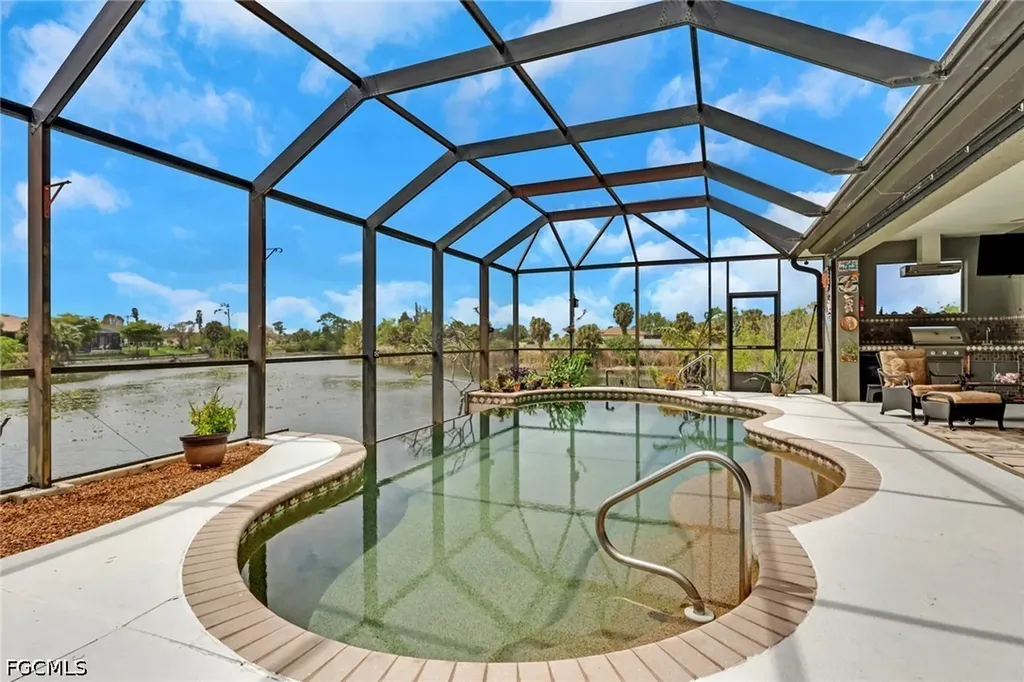 2102 NE 22nd Avenue Cape Coral FL 33909