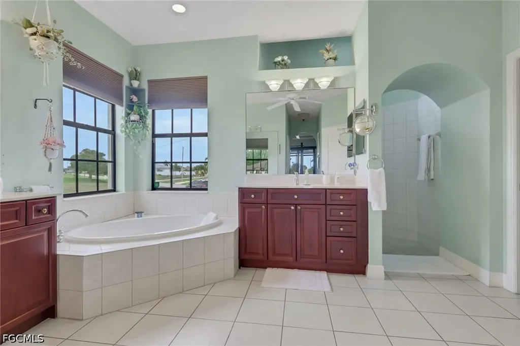 2102 NE 22nd Avenue Cape Coral FL 33909