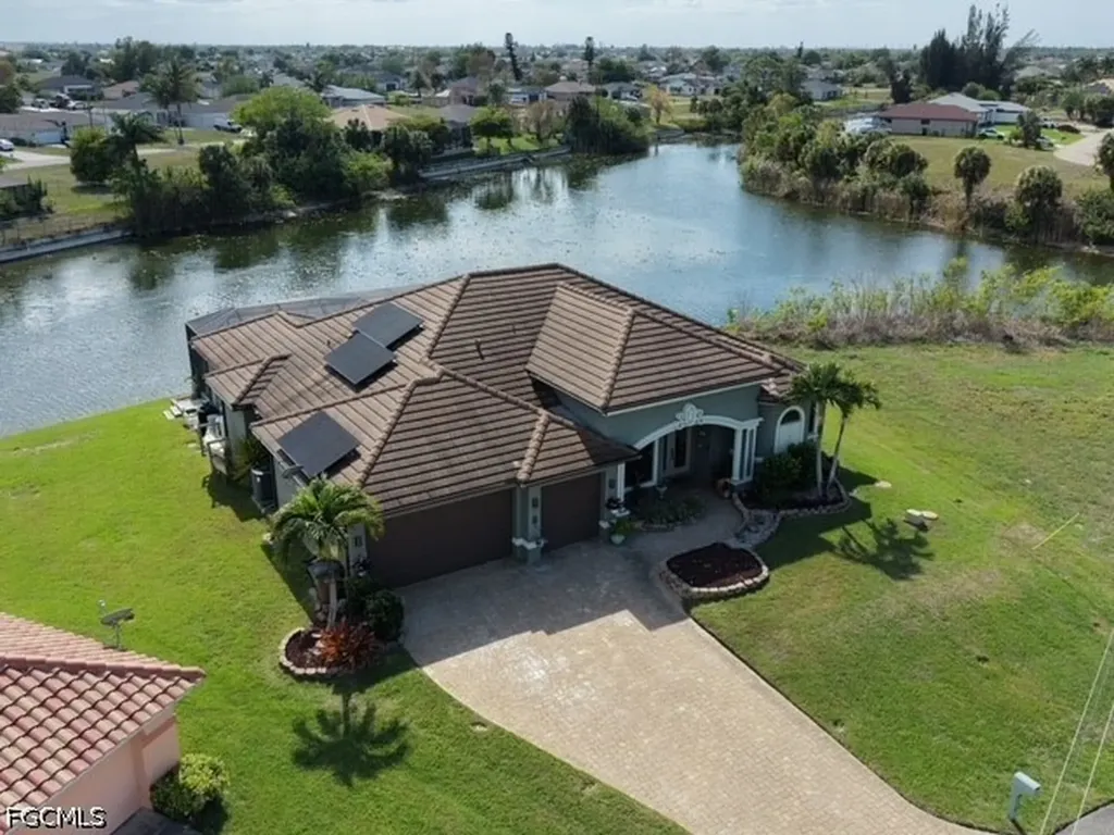 2102 NE 22nd Avenue Cape Coral FL 33909