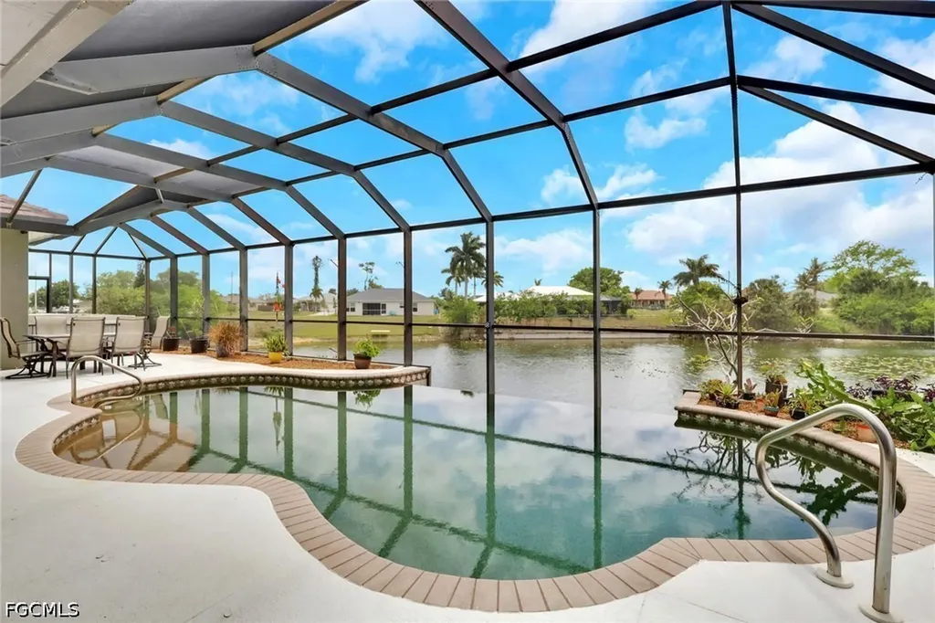 2102 NE 22nd Avenue Cape Coral FL 33909