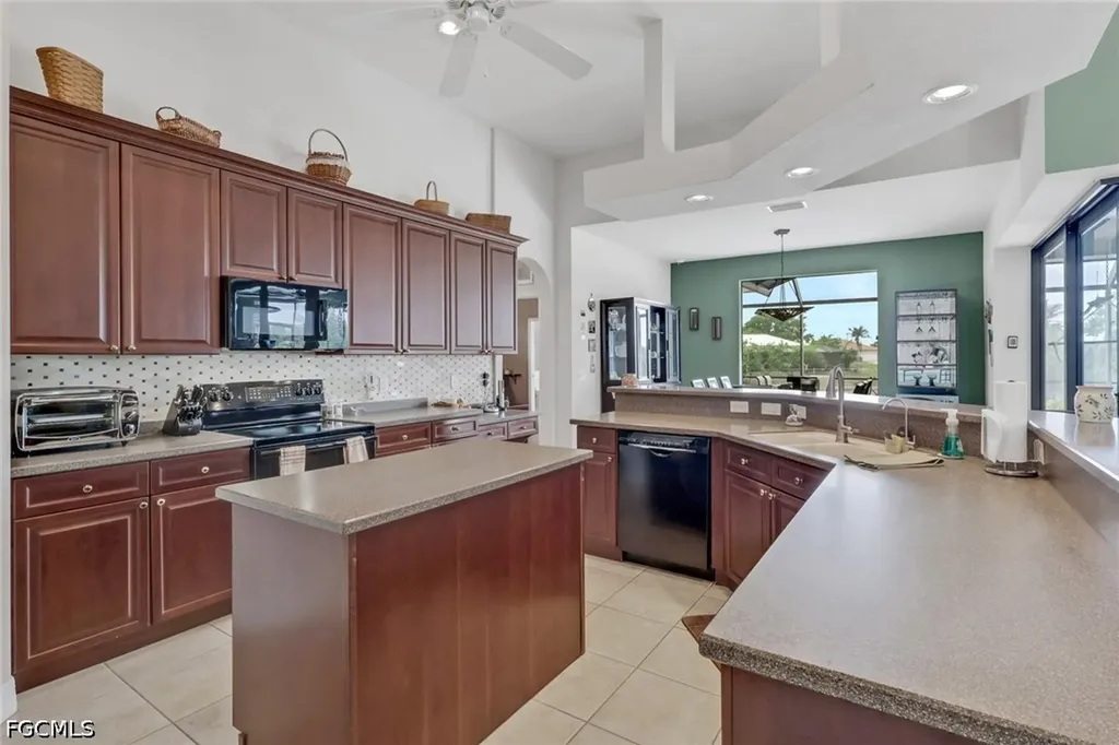 2102 NE 22nd Avenue Cape Coral FL 33909