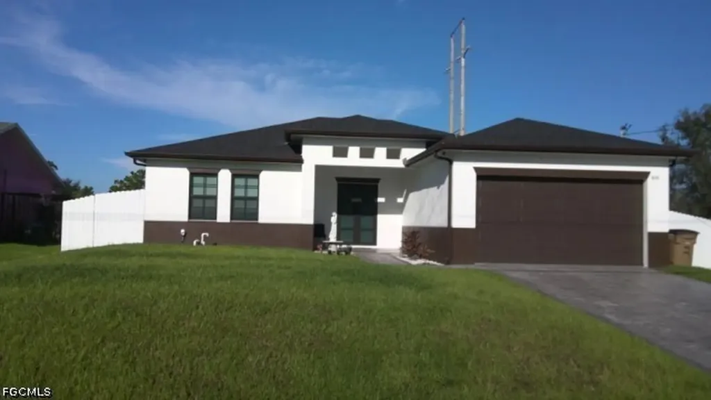 810 Floyd Avenue S Lehigh Acres FL 33976