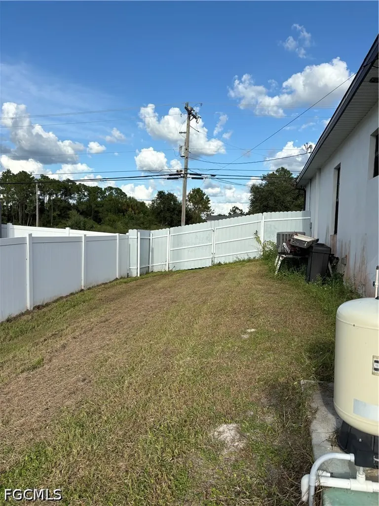 810 Floyd Avenue S Lehigh Acres FL 33976
