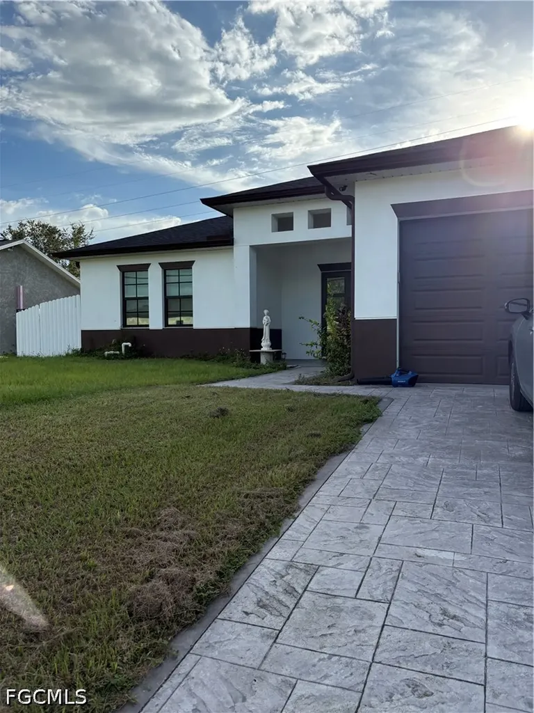 810 Floyd Avenue S Lehigh Acres FL 33976