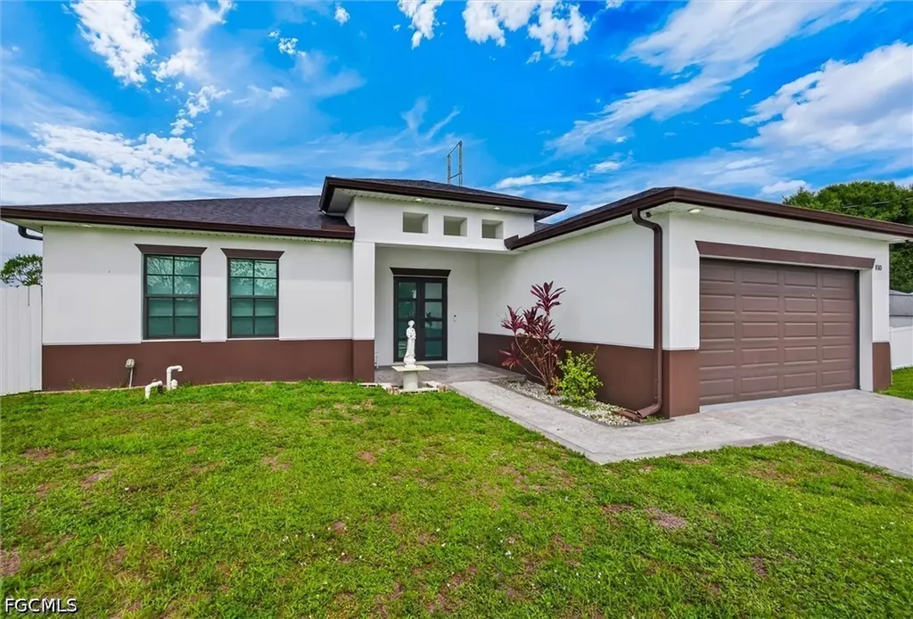 810 Floyd Avenue S Lehigh Acres FL 33976