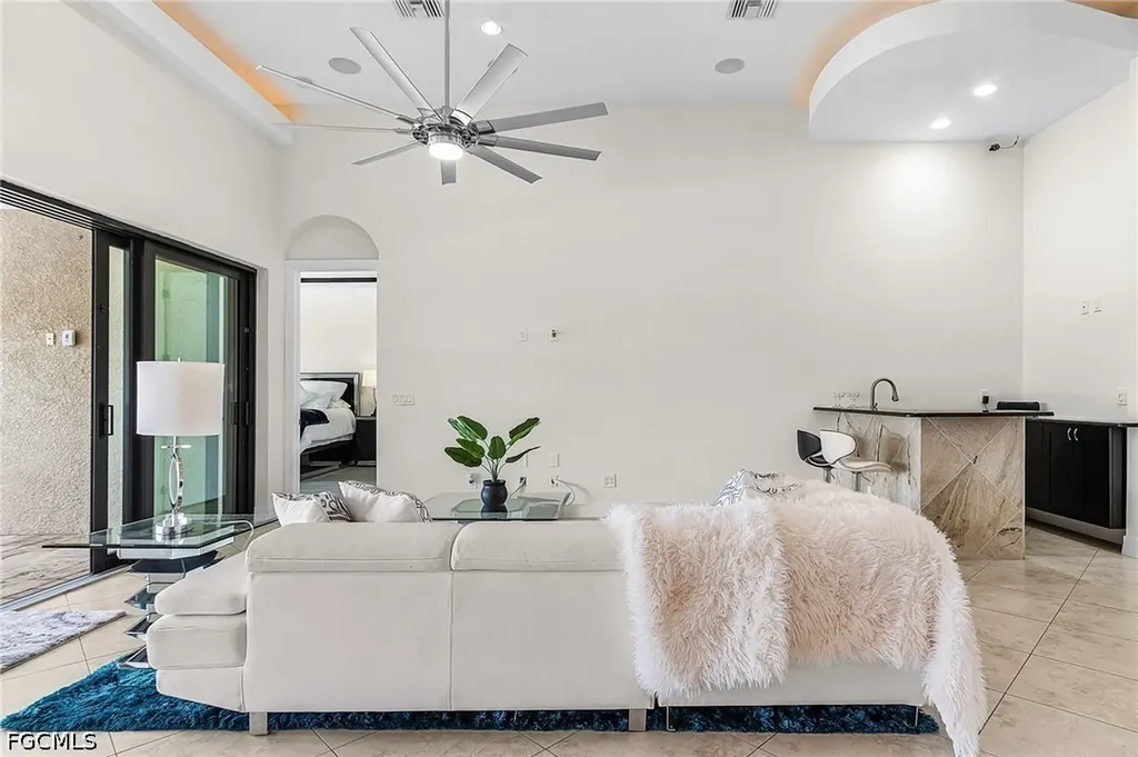 4928 SW 11th Place Cape Coral FL 33914