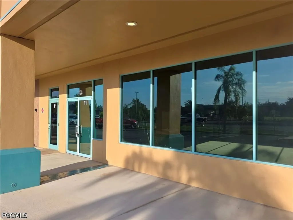 1708 Cape Coral Parkway W Cape Coral FL 33914