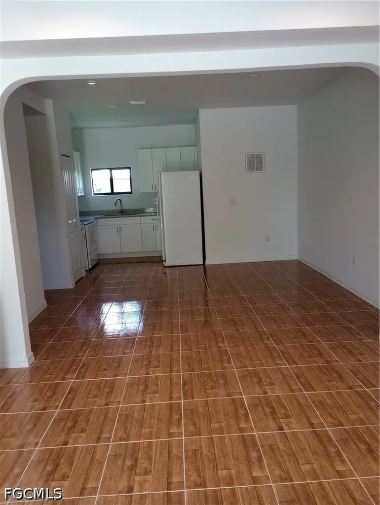 423 Canyon Drive S Lehigh Acres FL 33936
