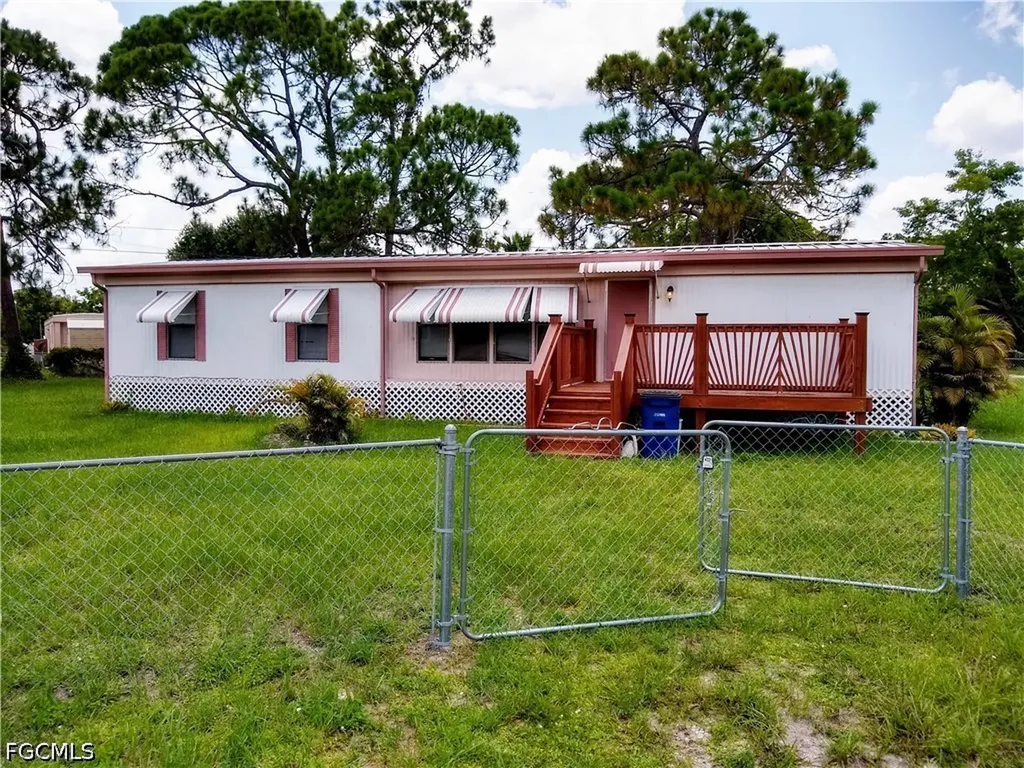 8290 Nault Road North Fort Myers FL 33917