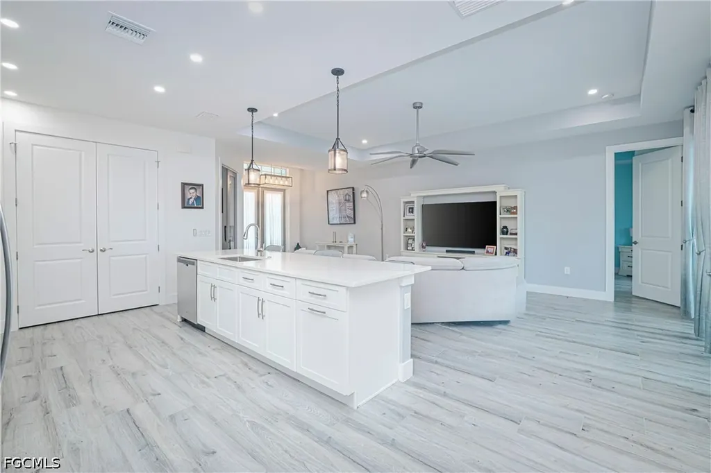 1244 NW 37th Avenue Cape Coral FL 33993