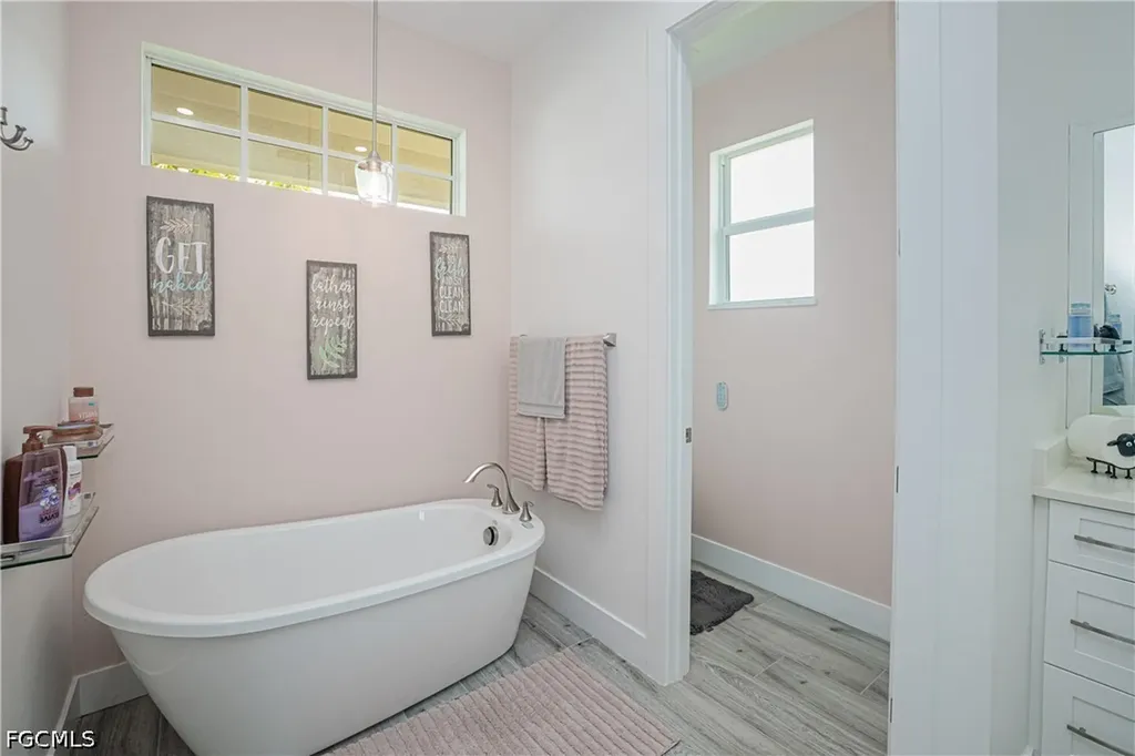 1244 NW 37th Avenue Cape Coral FL 33993