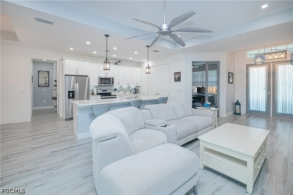 1244 NW 37th Avenue Cape Coral FL 33993